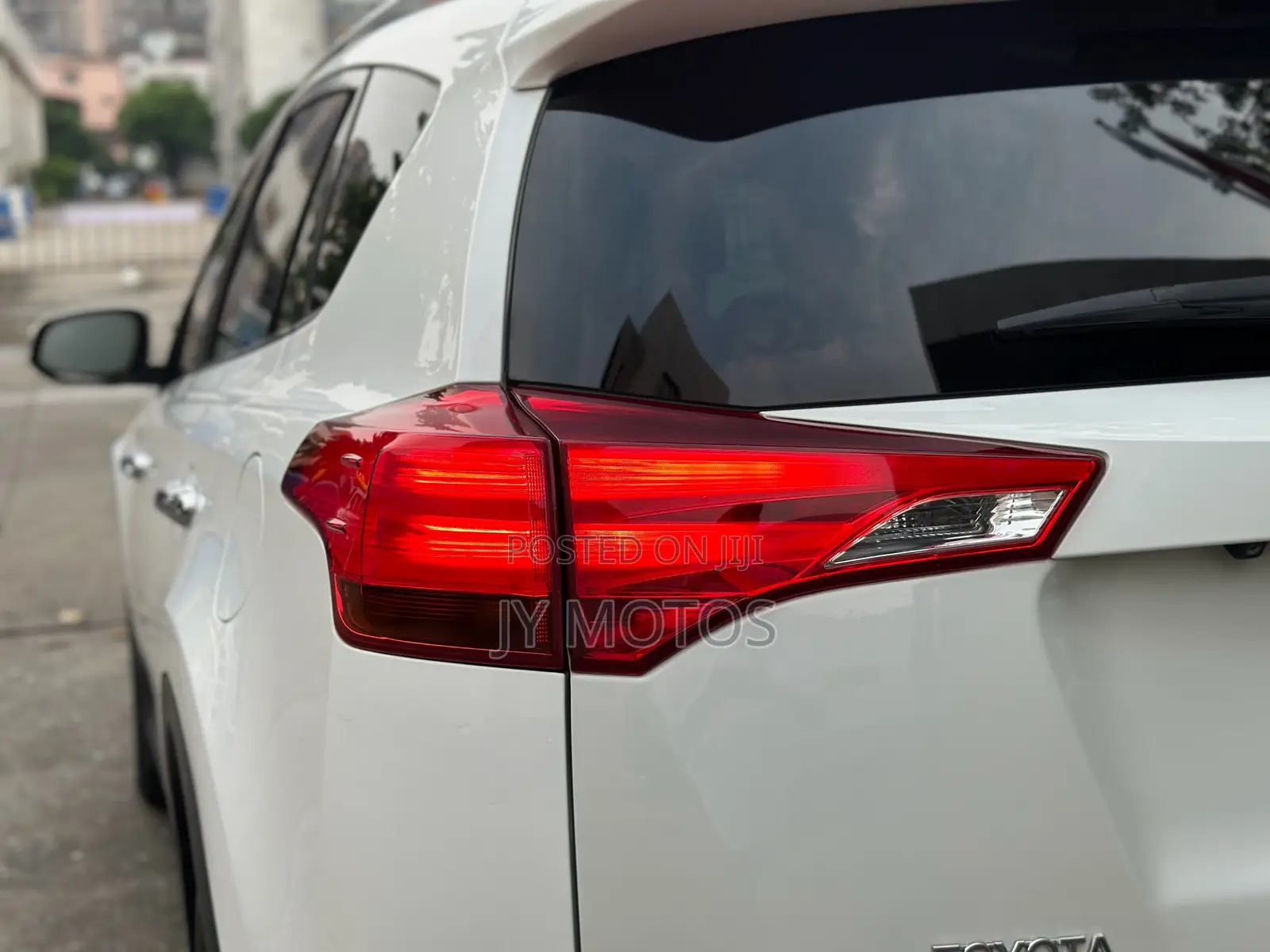 Toyota RAV4 LE 4dr SUV AWD (2.5L 4cyl 6A) 2014 White