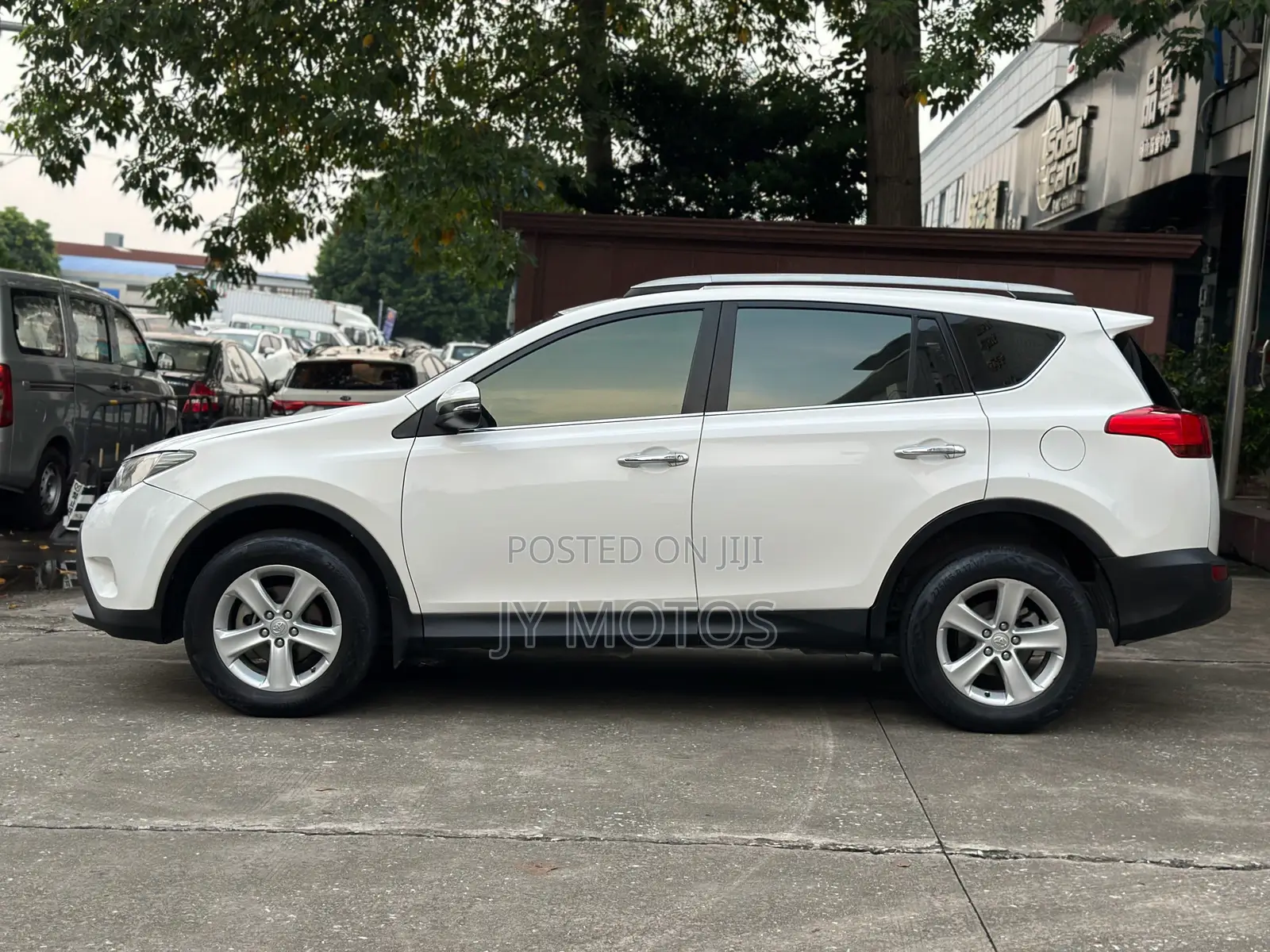 Toyota RAV4 LE 4dr SUV AWD (2.5L 4cyl 6A) 2014 White