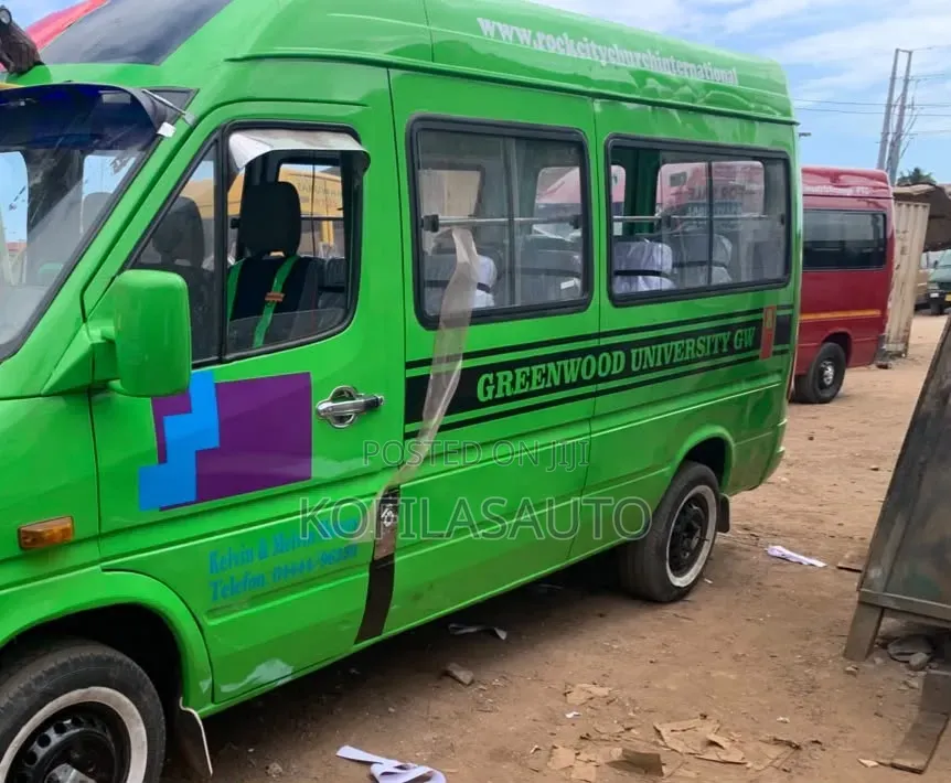 Mercedes-Benz Sprinter 2010 Green