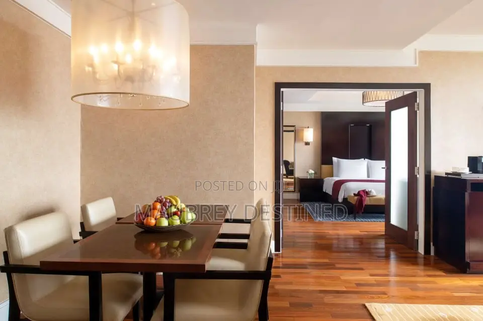 5-Star Luxury Serviced Corporate Executive Suite in Ridge – Pool View