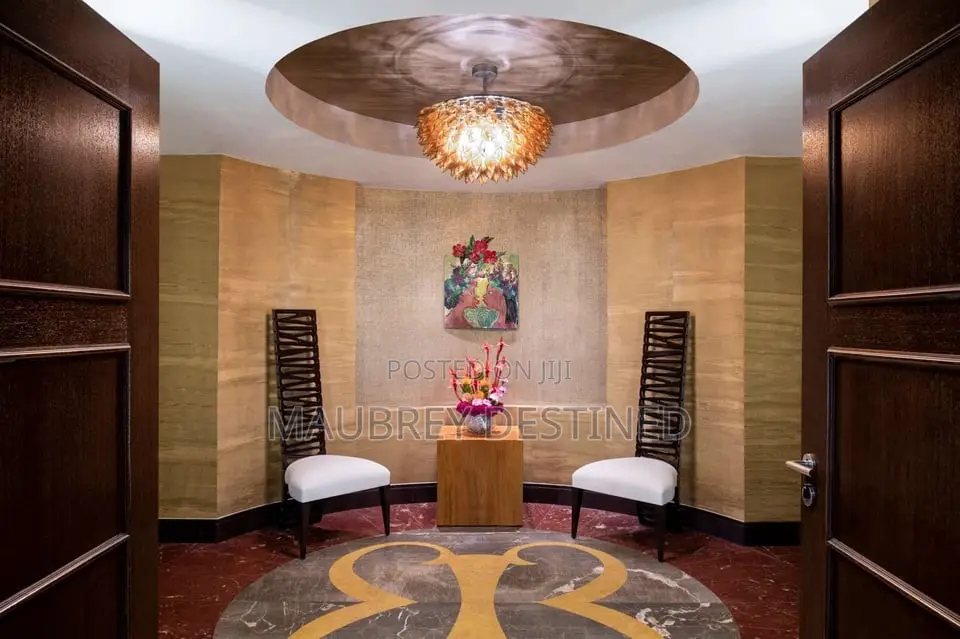 5-Star Luxury Serviced Corporate Executive Suite in Ridge – Pool View