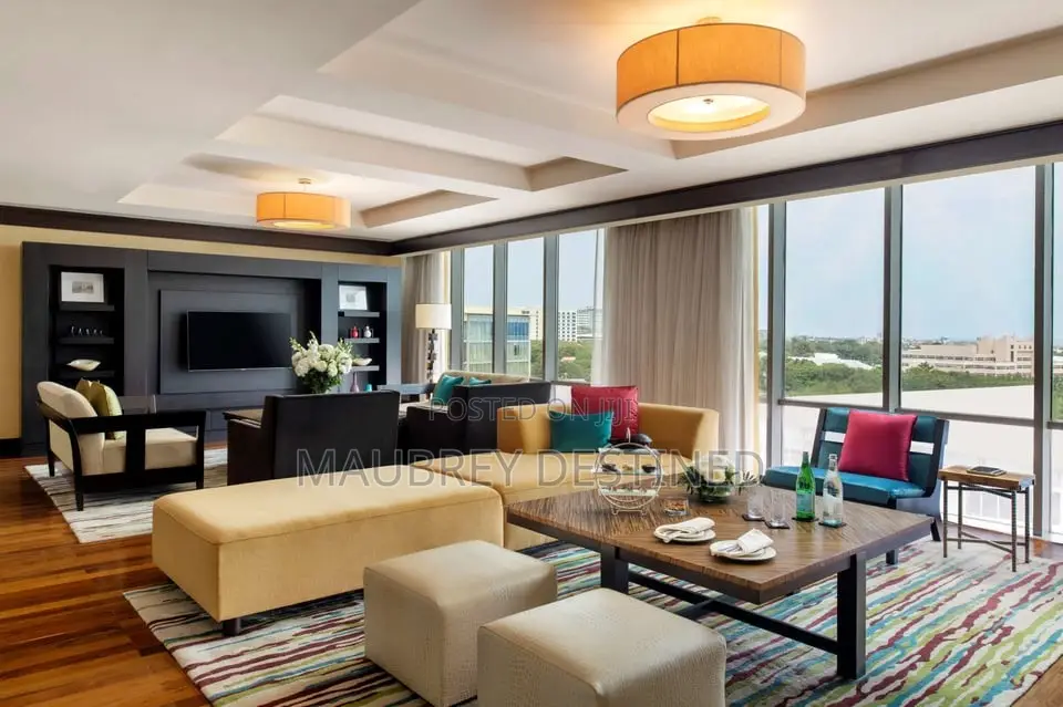 5-Star Luxury Serviced Corporate Executive Suite in Ridge – Pool View