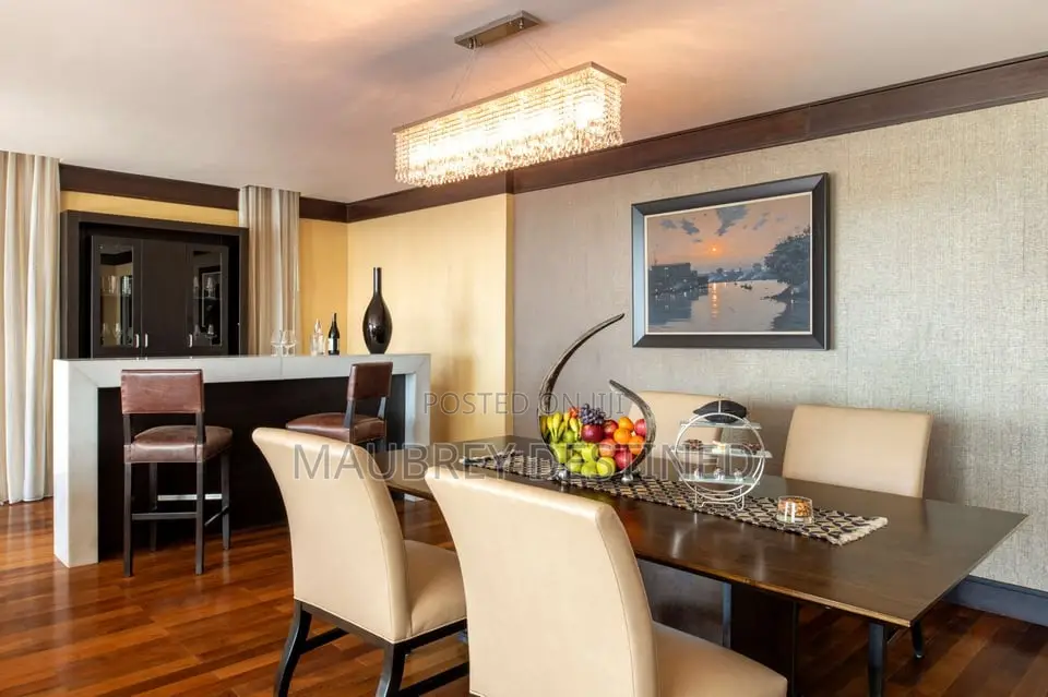 5-Star Luxury Serviced Corporate Executive Suite in Ridge – Pool View