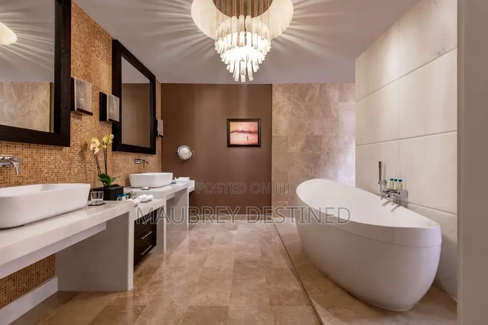 5-Star Luxury Serviced Corporate Executive Suite in Ridge – Pool View