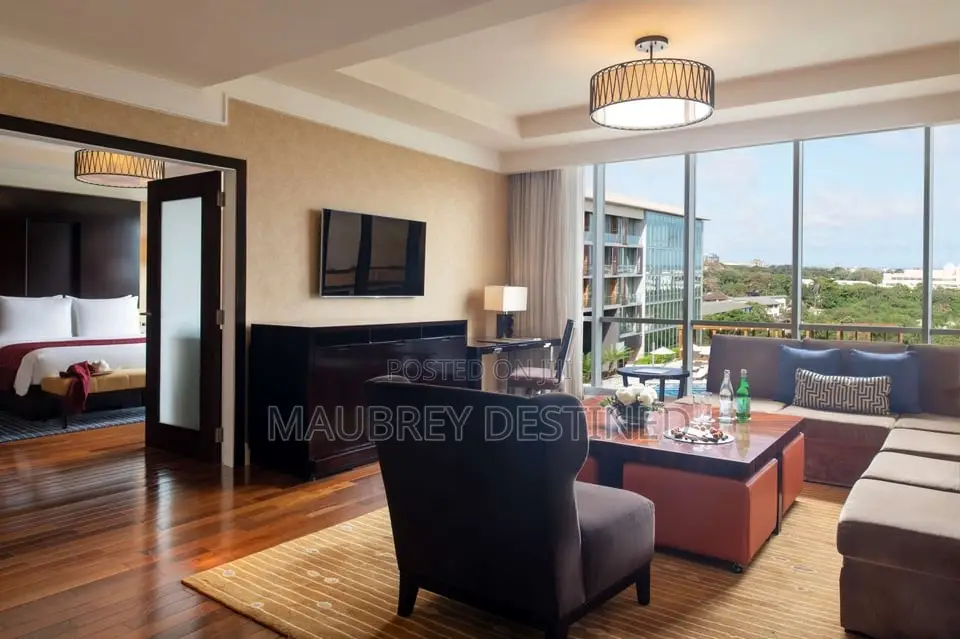 5-Star Luxury Serviced Corporate Executive Suite in Ridge – Pool View