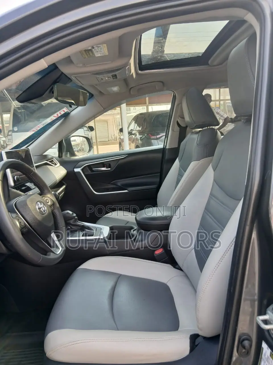 Toyota RAV4 XLE Premium AWD 2024 Gray