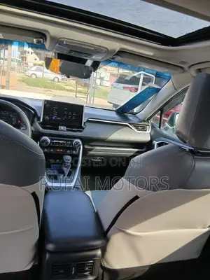 Toyota RAV4 XLE Premium AWD 2024 Gray