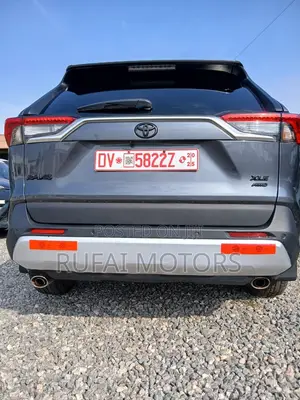 Toyota RAV4 XLE Premium AWD 2024 Gray