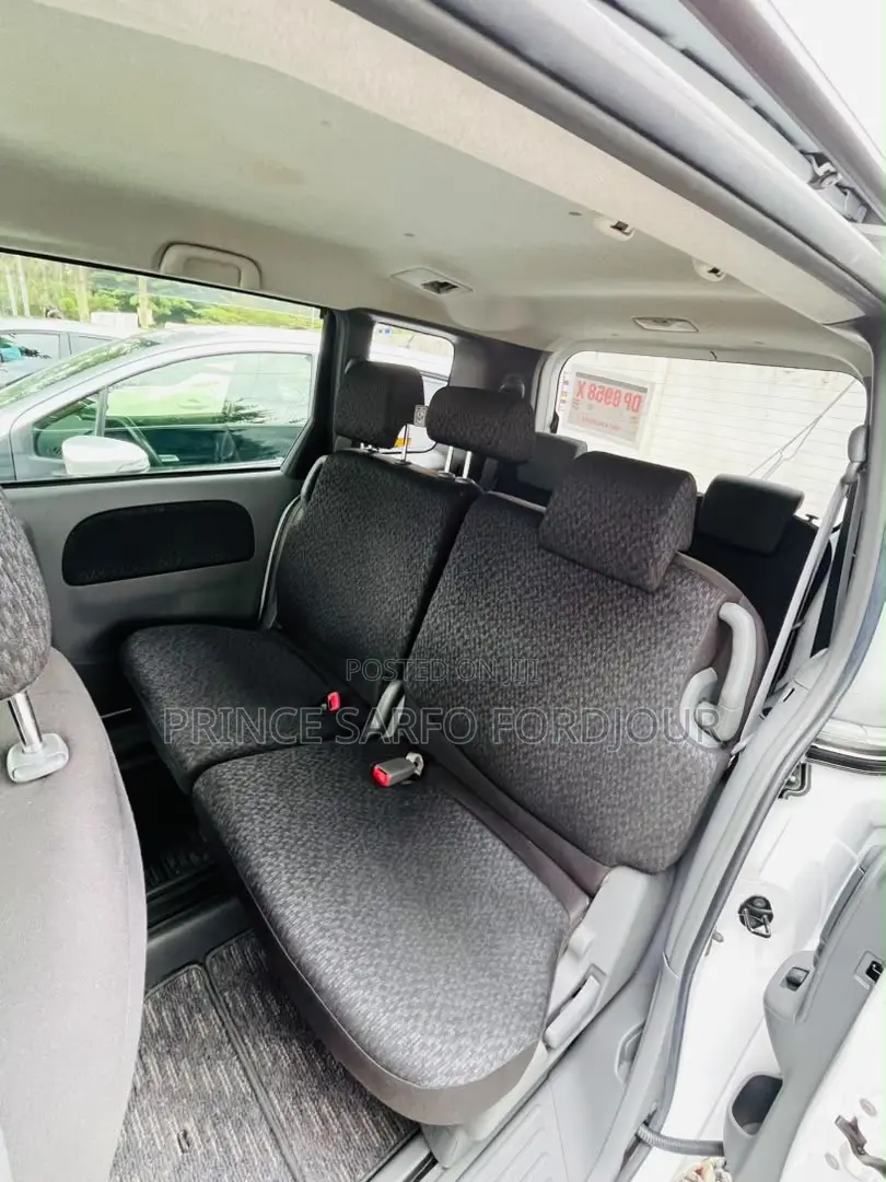 Toyota Sienta 2014 White