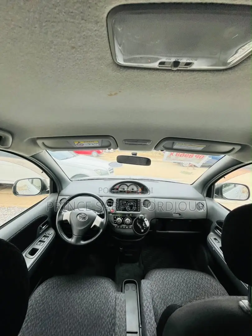 Toyota Sienta 2014 White