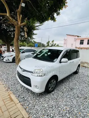 Toyota Sienta 2014 White