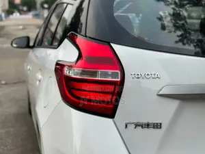 Toyota Yaris L Sedan 4dr 2019 White
