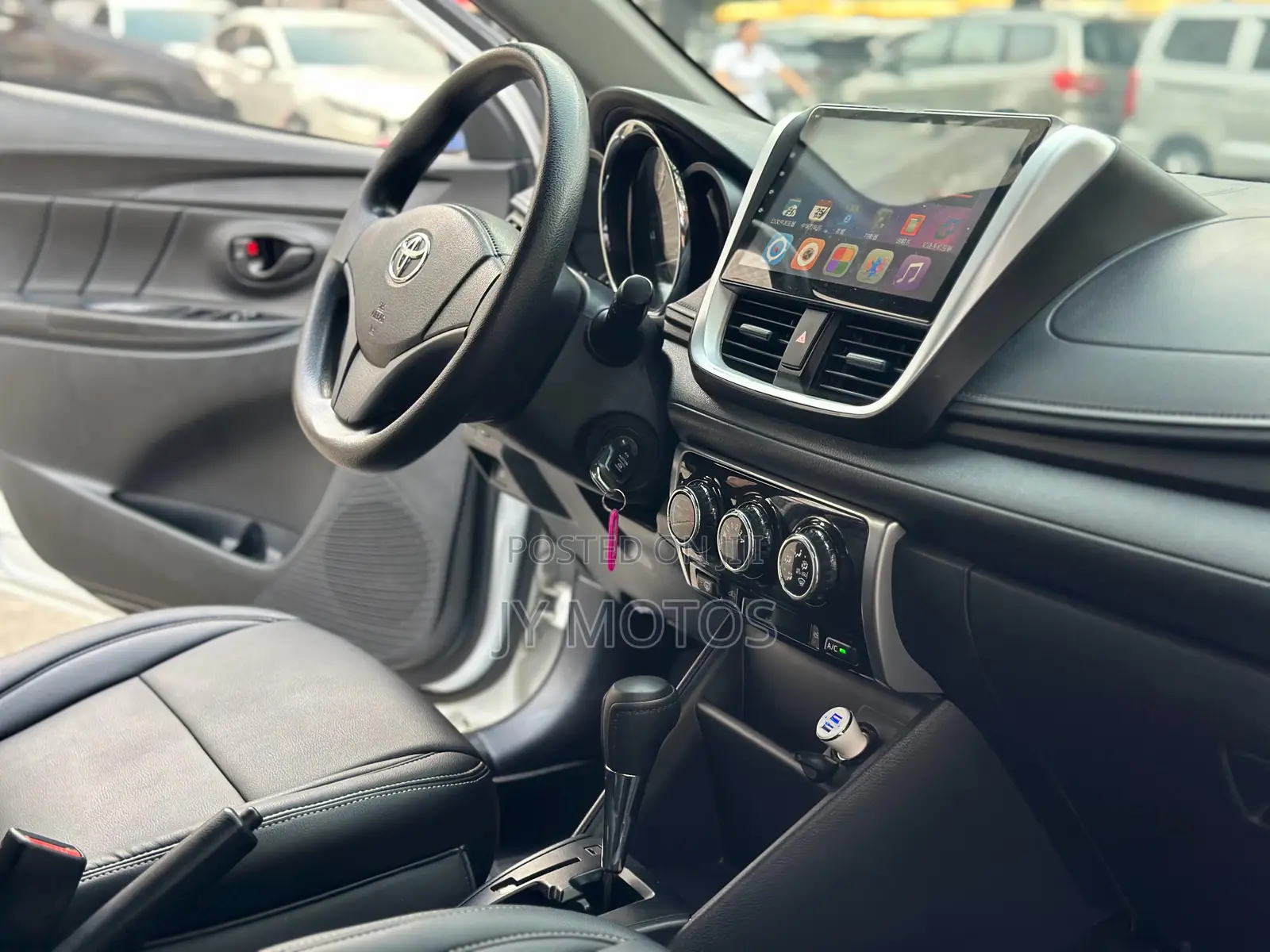 Toyota Yaris L Sedan 4dr 2019 White