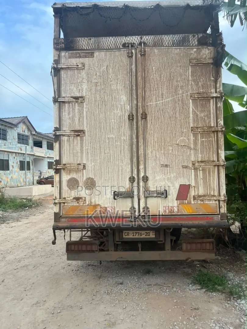 Man Diesel Container Truck