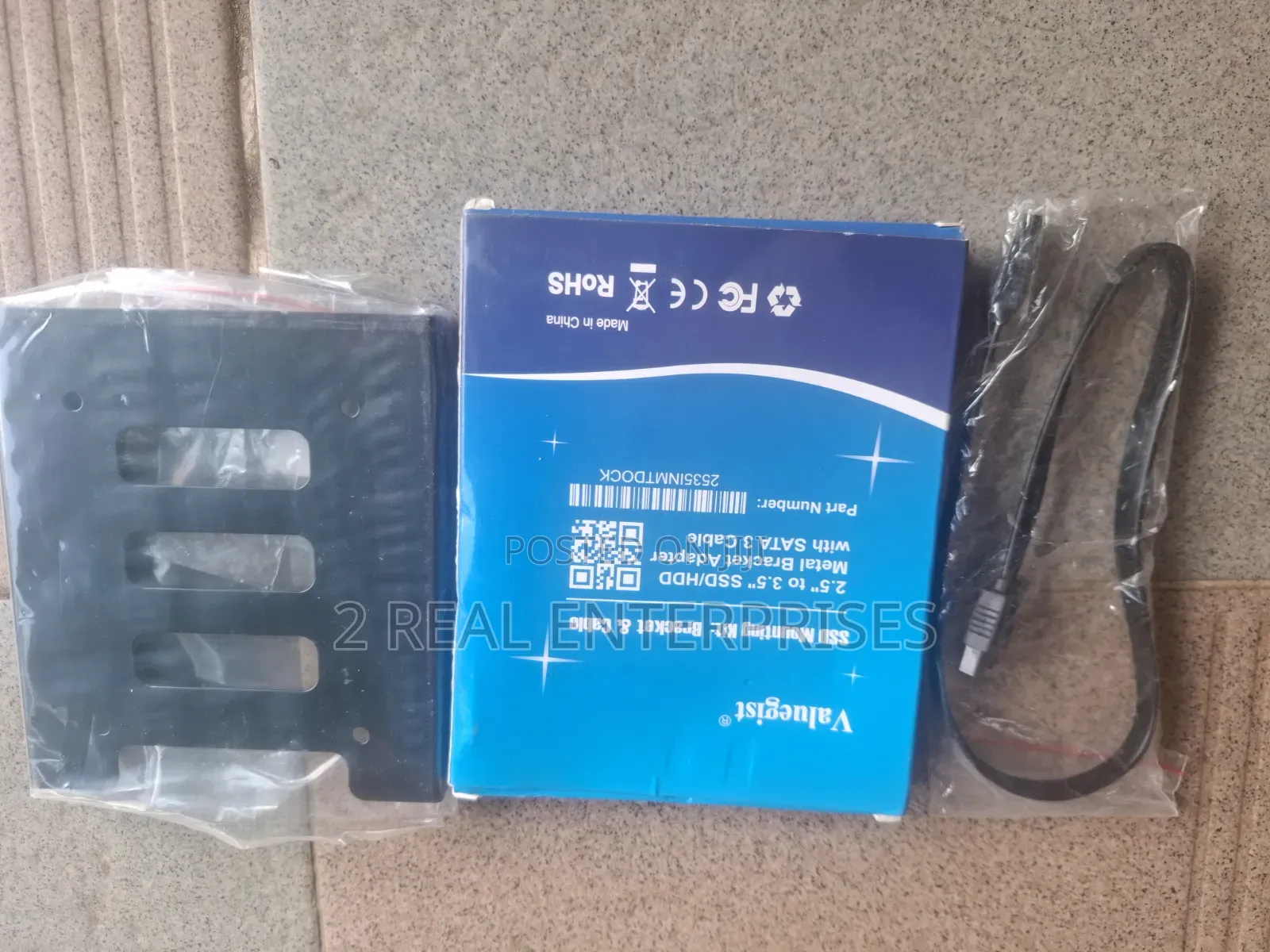 Valuegist 2.5" to 3.5" SSD/HDD Metal Mounting Kit With SATA Cable