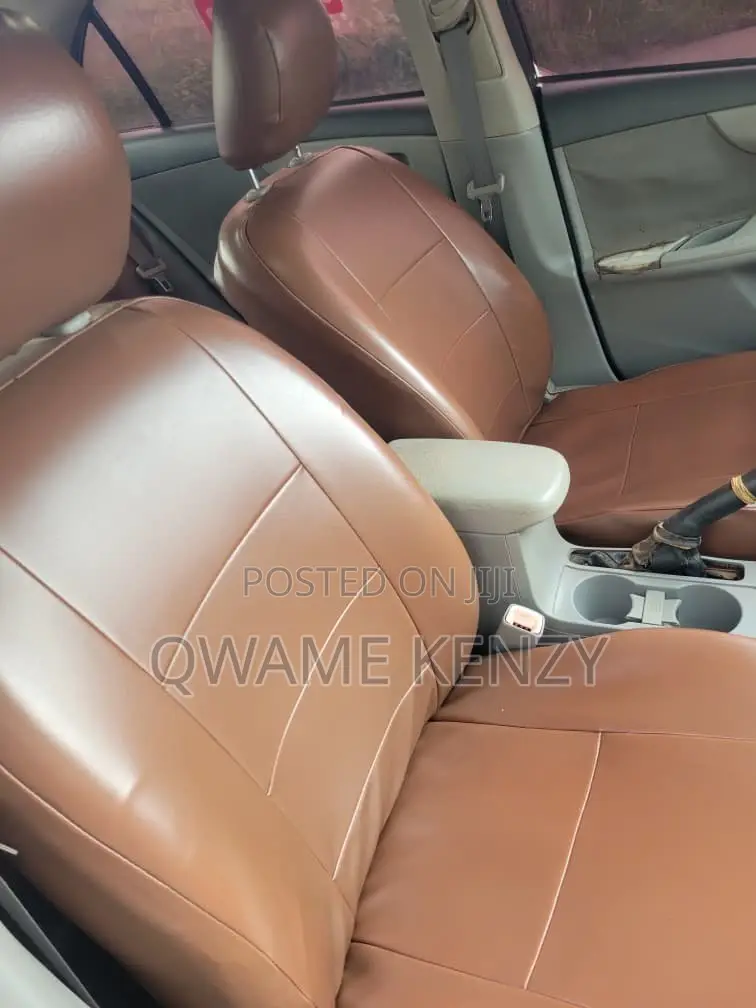 Toyota Corolla 2010 Gray