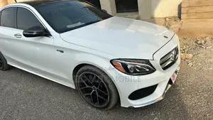 Mercedes-Benz C300 2018 White