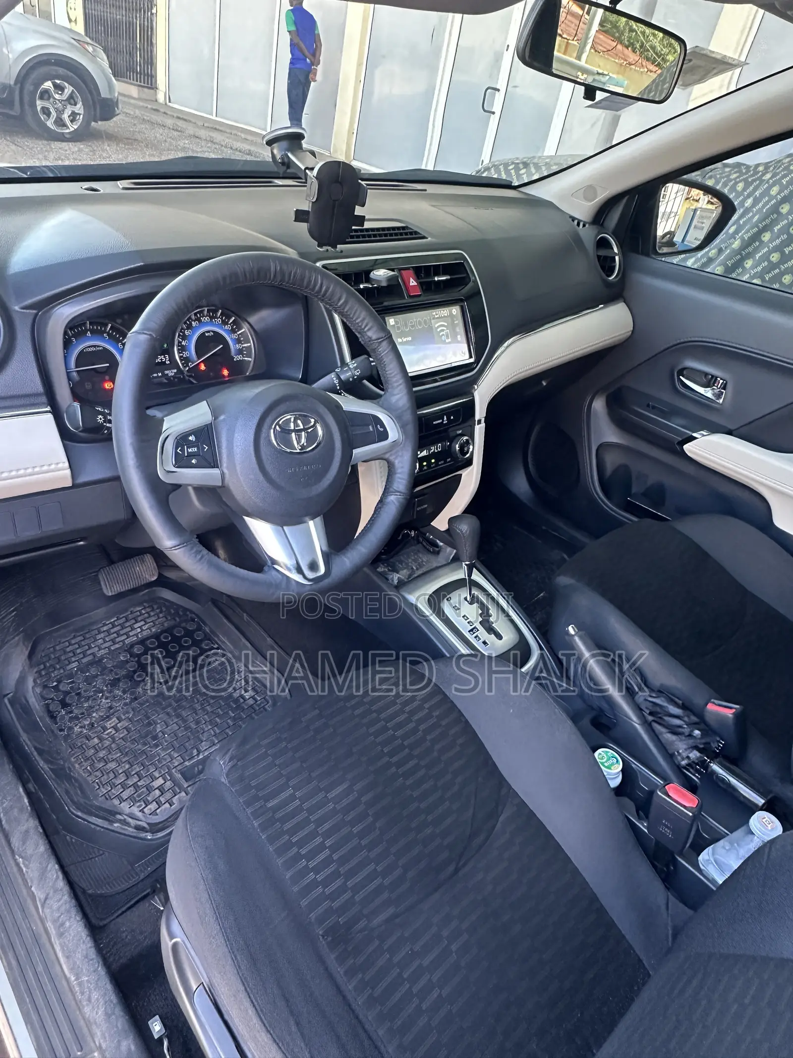 Toyota Rush 2020 Silver