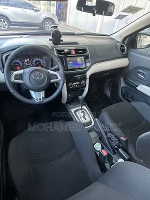 Toyota Rush 2020 Silver