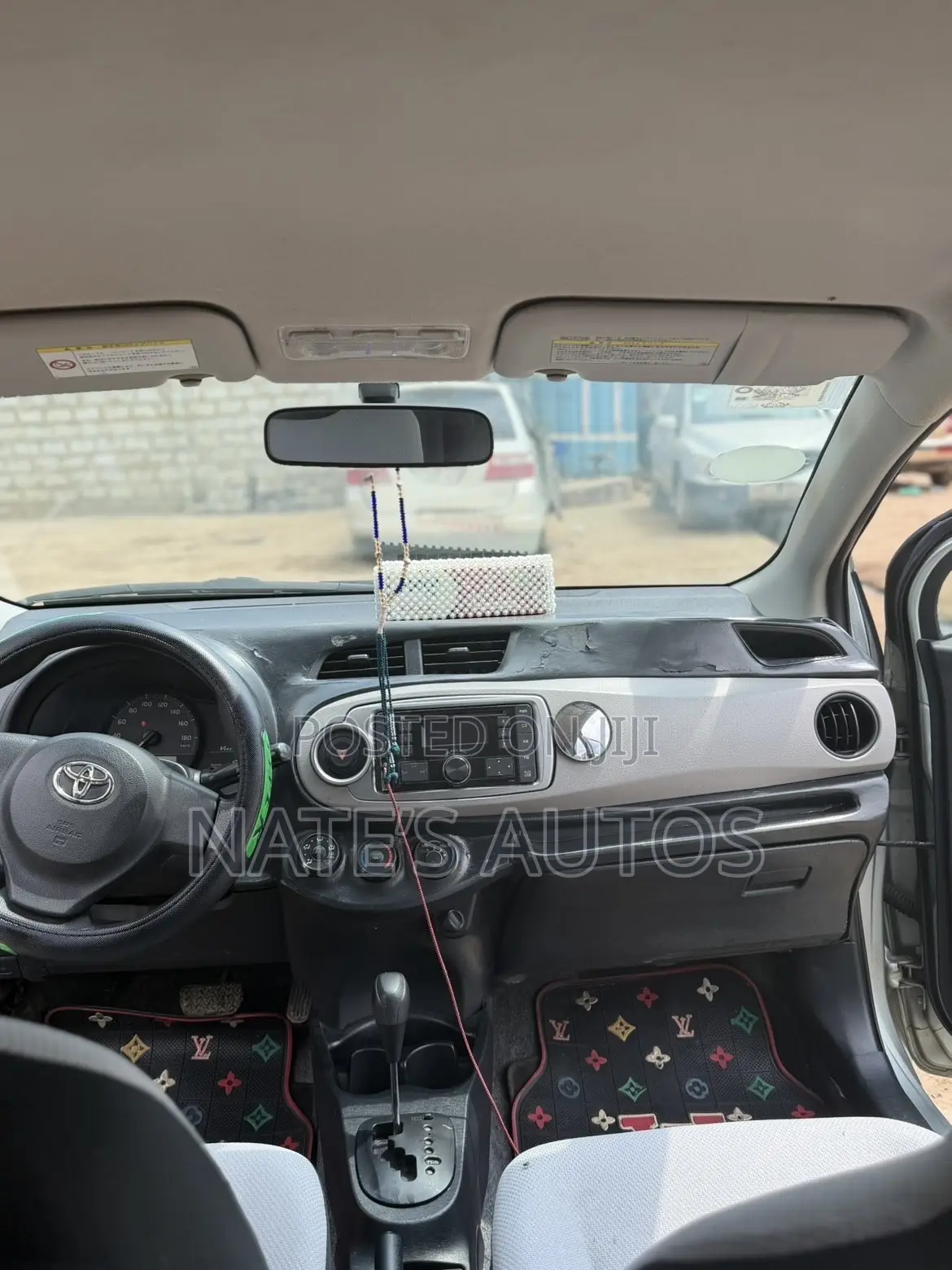 Toyota Vitz 1.3 AWD 5dr 2012 Silver