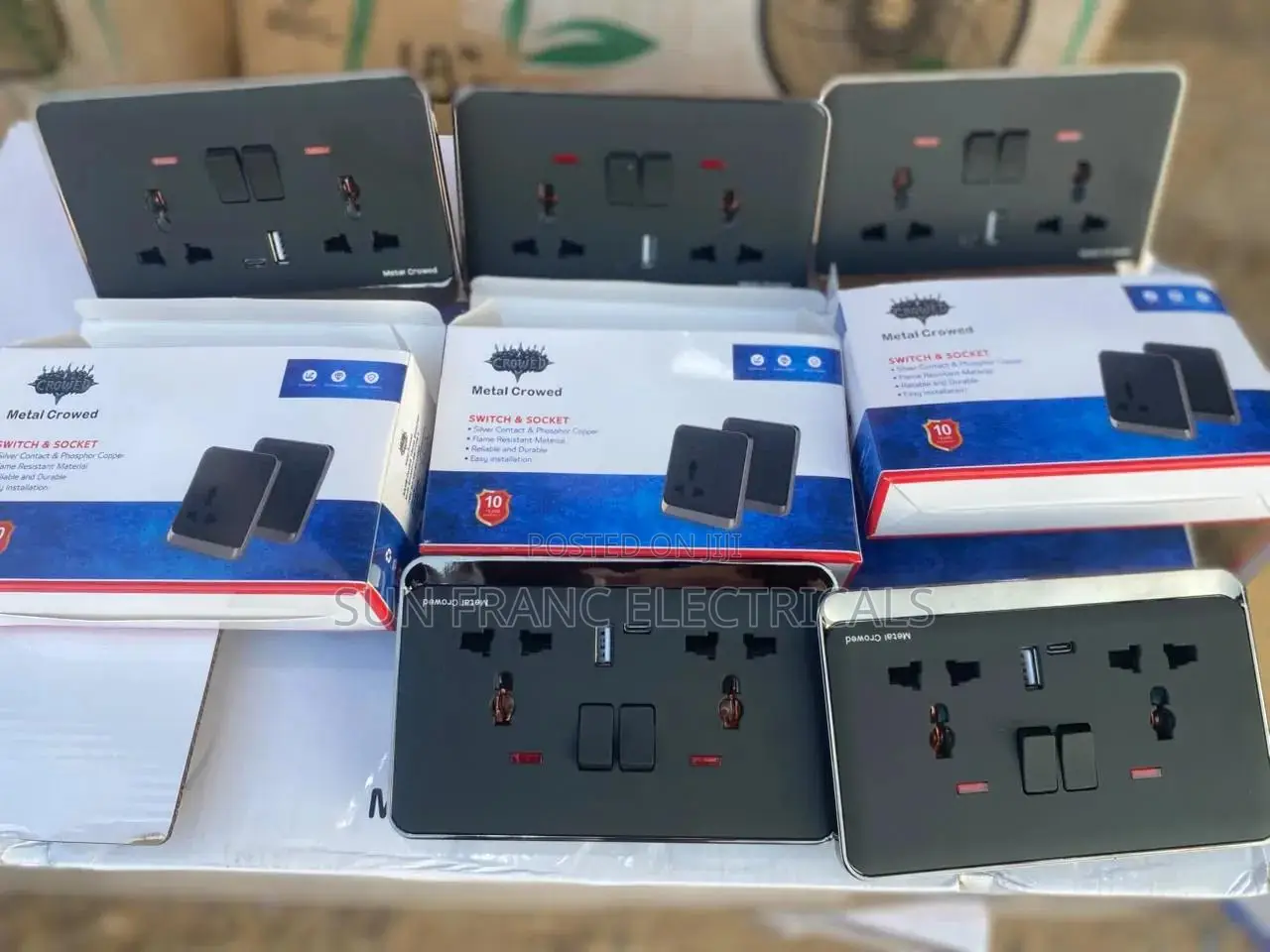 13amp Black Design Double Multi Socket With USB and Type C