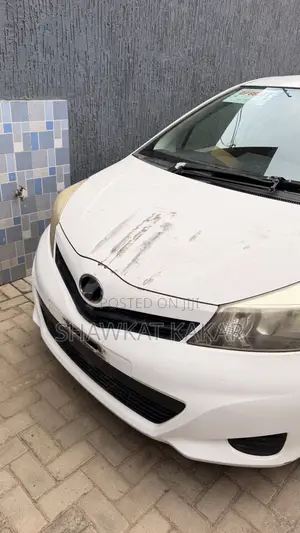 Toyota Vitz 2013 White