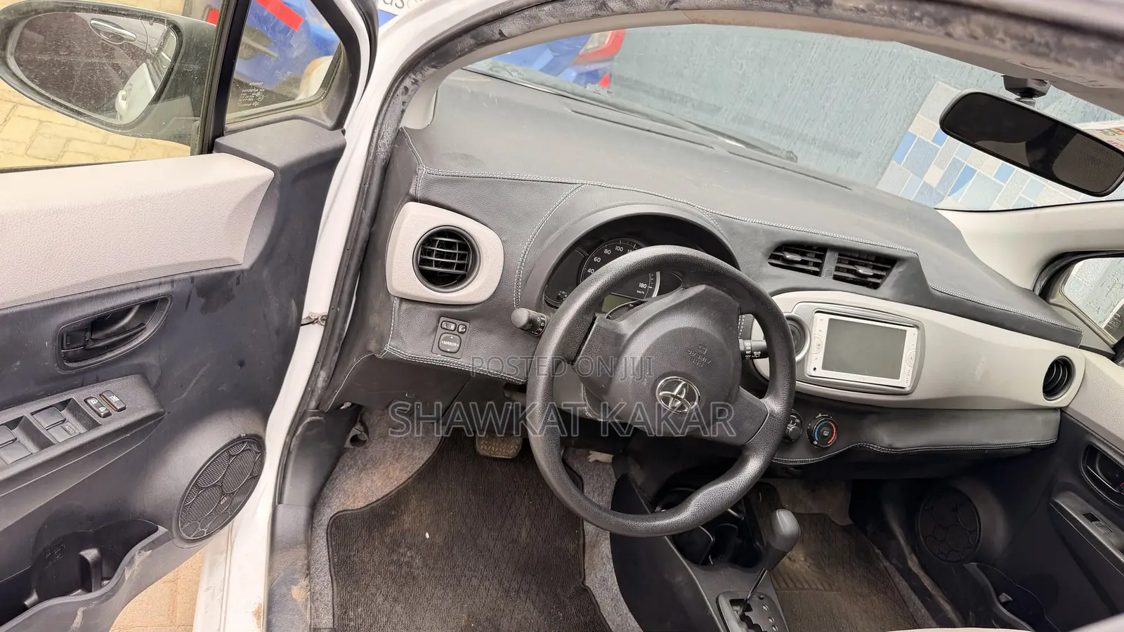 Toyota Vitz 2013 White
