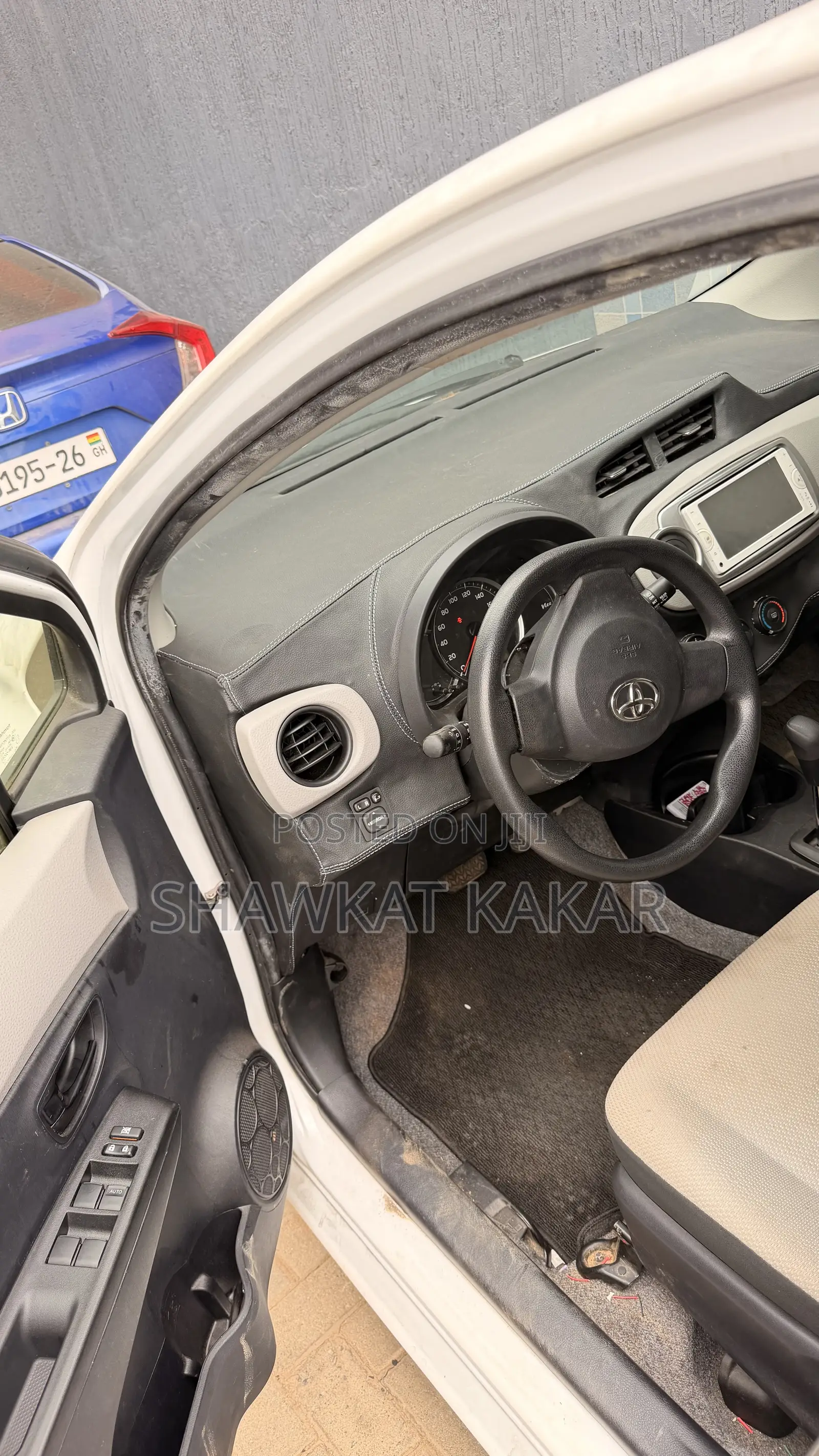 Toyota Vitz 2013 White