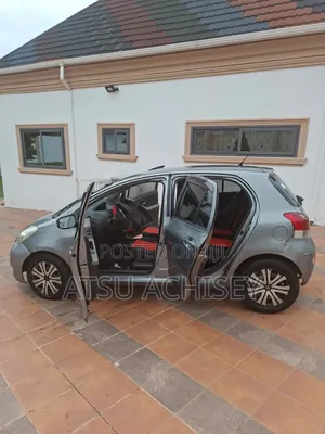 Toyota Vitz 1.0 FWD 3dr 2009 Gray