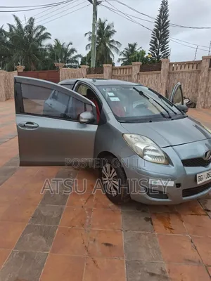 Toyota Vitz 1.0 FWD 3dr 2009 Gray