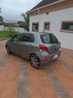 Toyota Vitz 1.0 FWD 3dr 2009 Gray