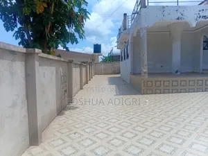 4bdrm House in Residential Area, Accra Metropolitan for sale