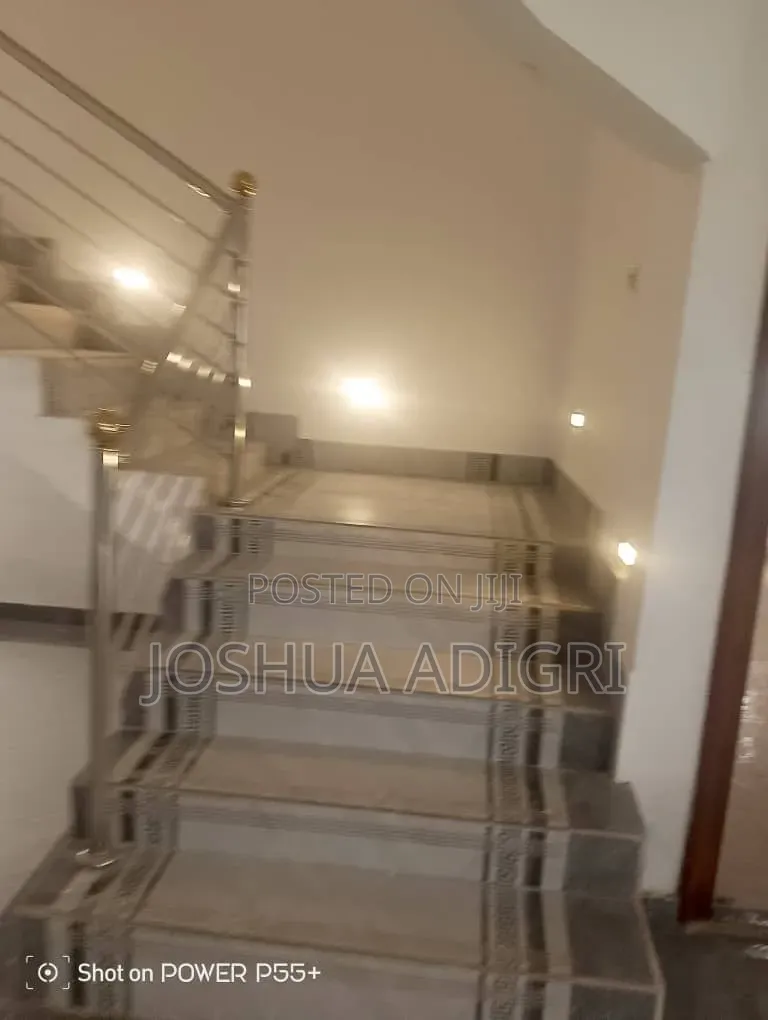 4bdrm House in Residential Area, Accra Metropolitan for sale