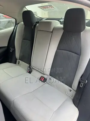 Toyota Corolla LE 2020 Silver