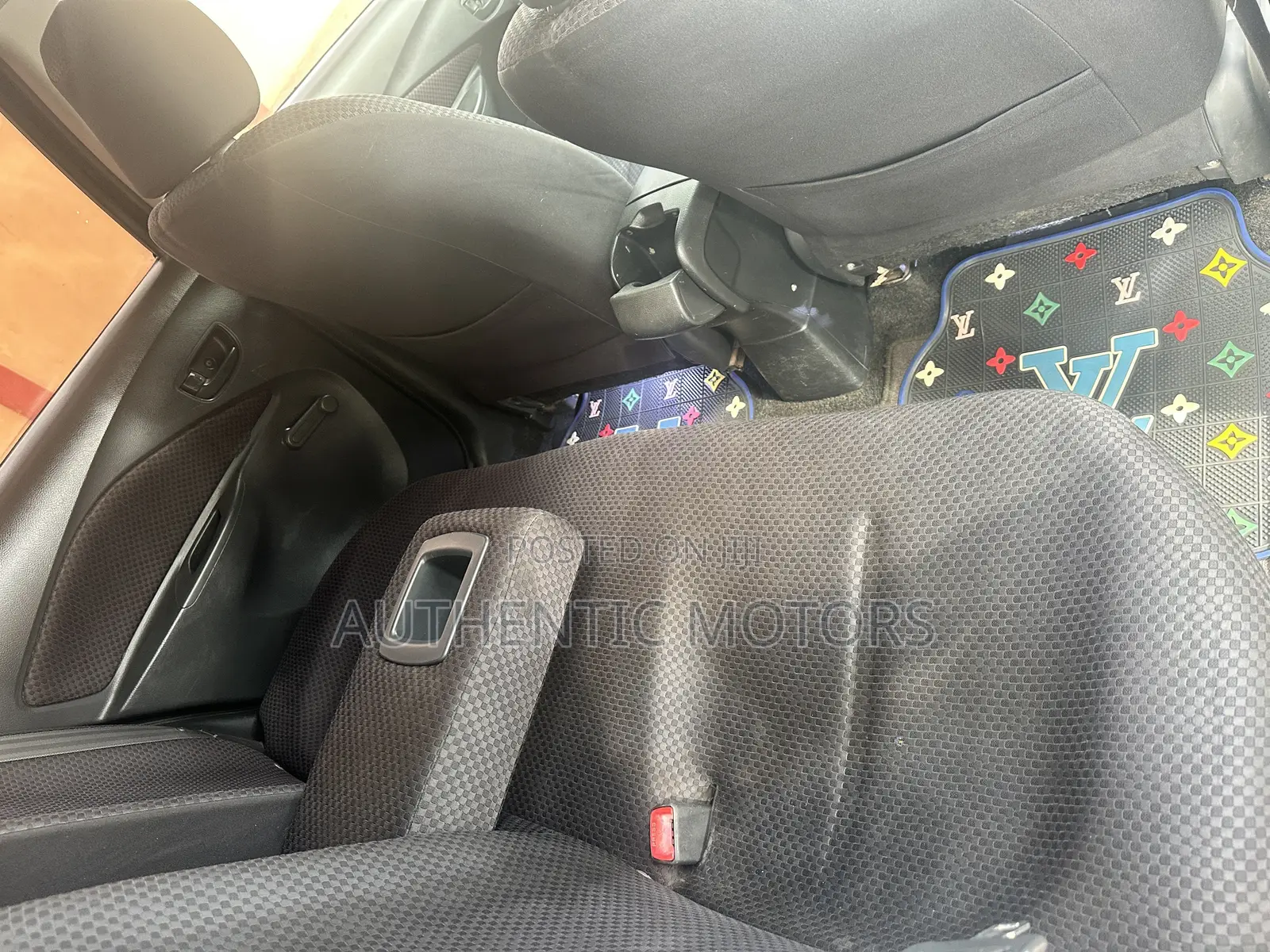 Toyota Yaris Base Sedan 4dr 2010 Black