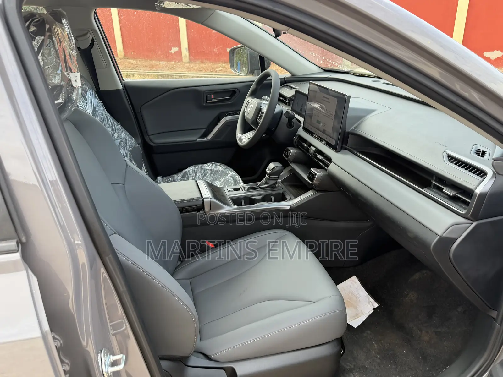 New Toyota RAV4 SE 2026 Gray
