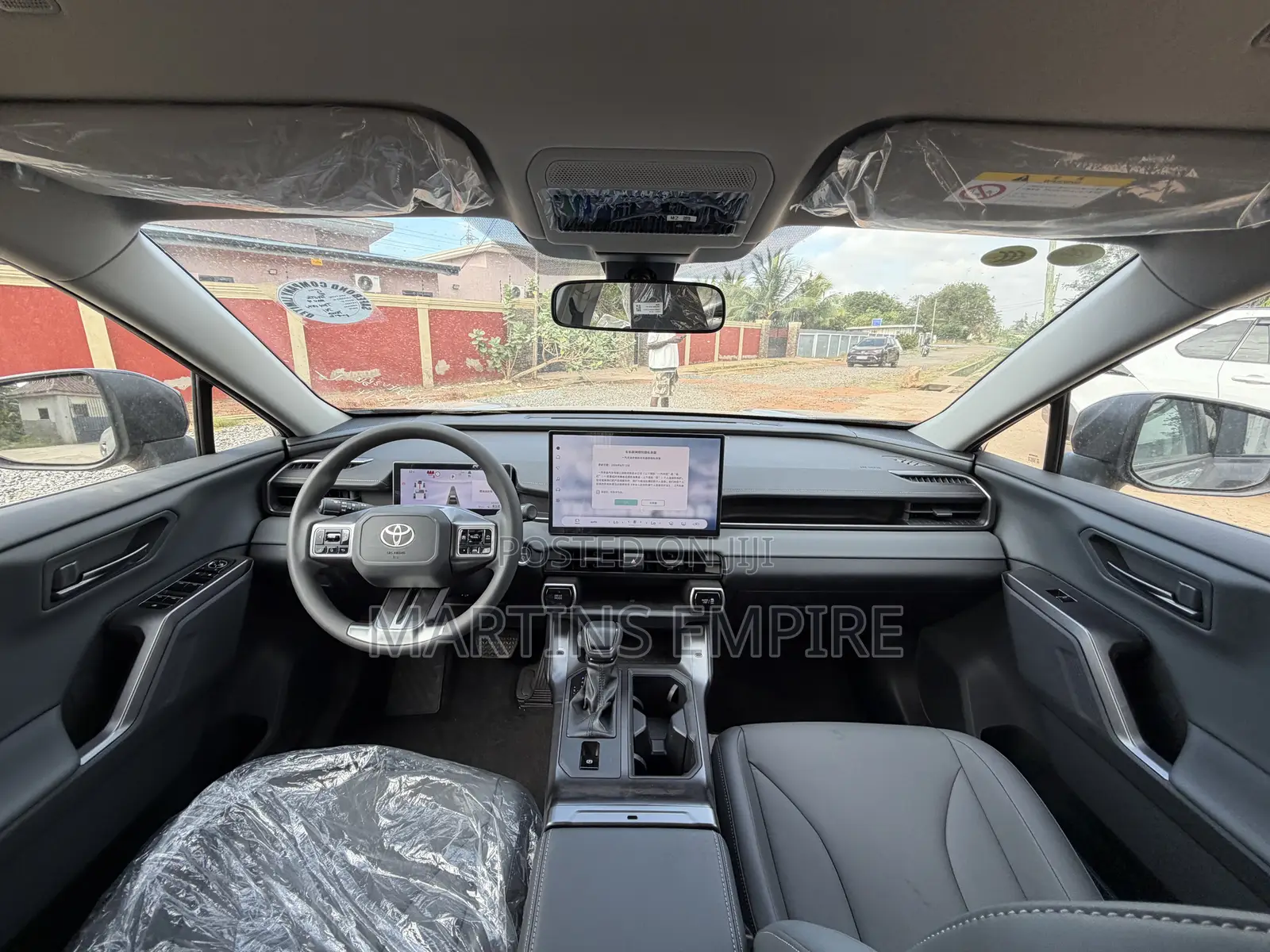 New Toyota RAV4 SE 2026 Gray