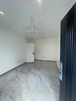 1bdrm Room & Parlour in West Hills Mall Area for rent