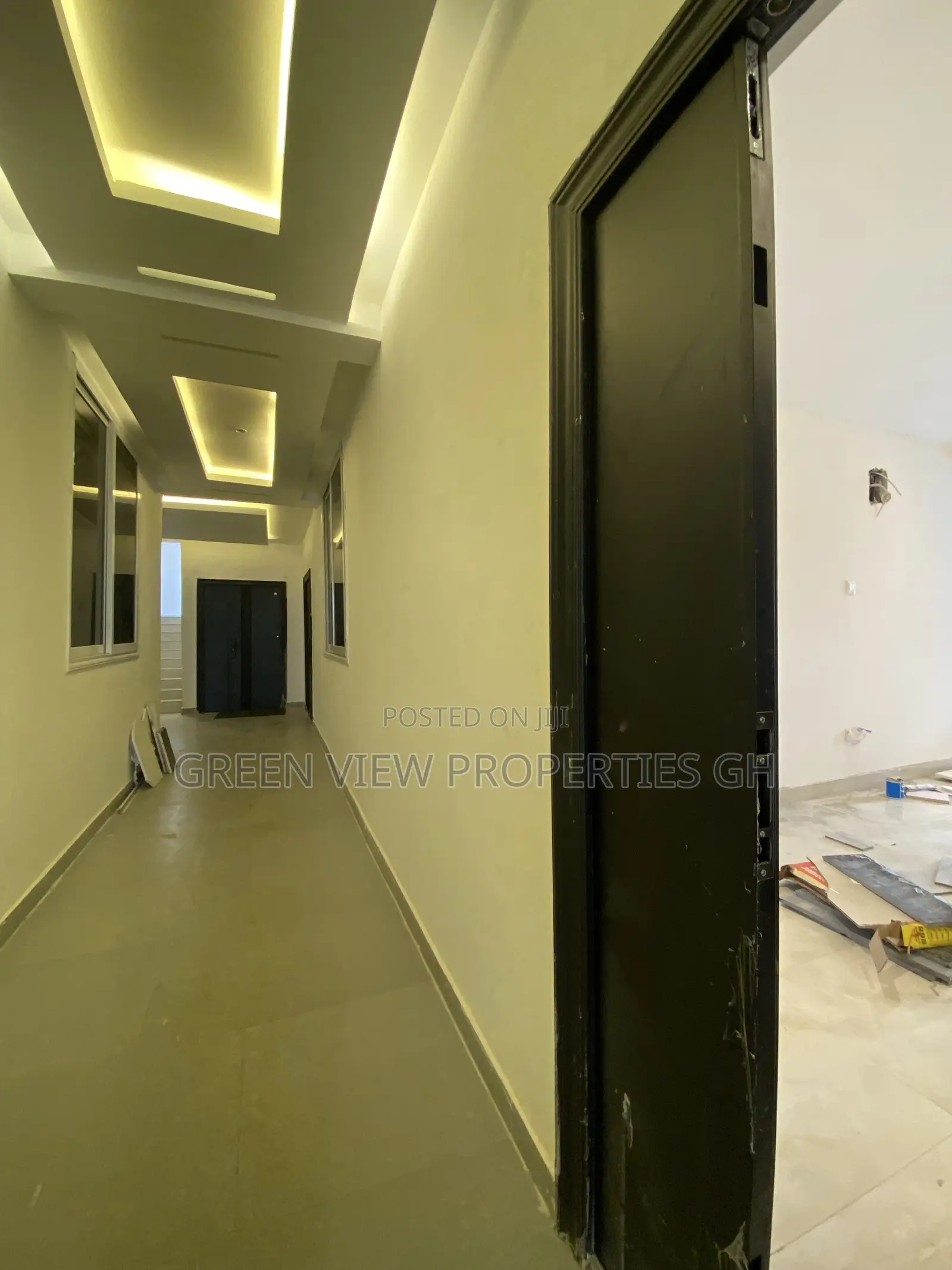 1bdrm Room & Parlour in West Hills Mall Area for rent