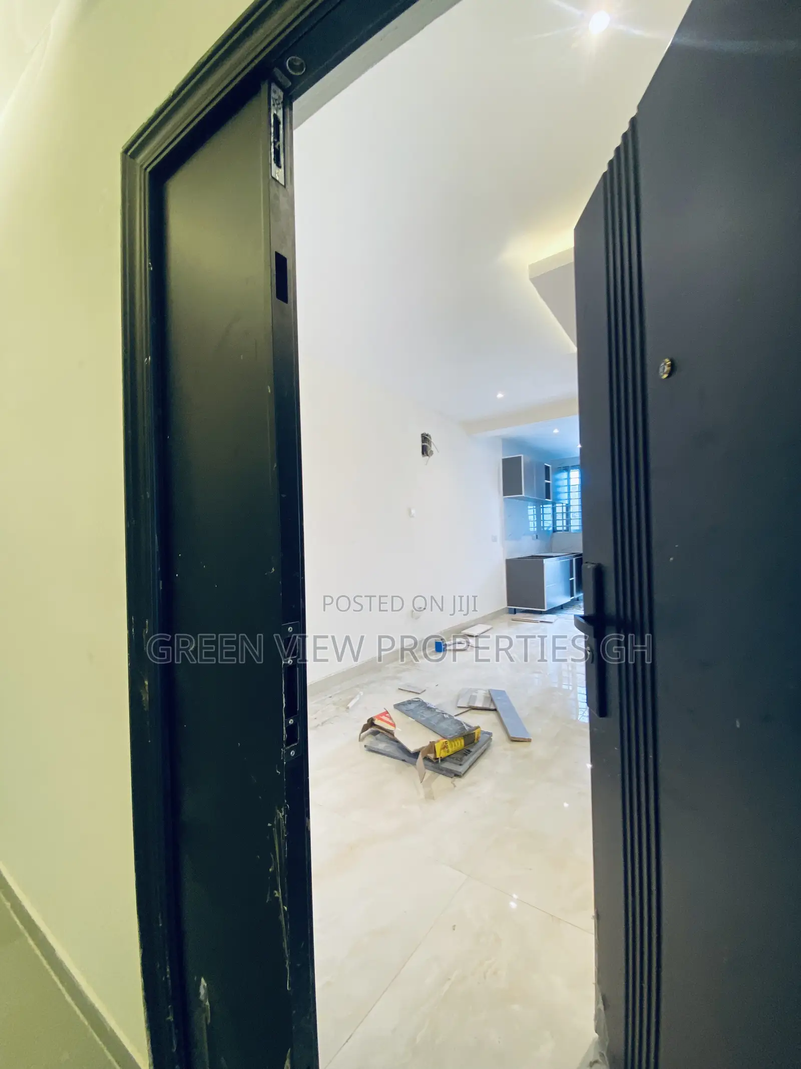 1bdrm Room & Parlour in West Hills Mall Area for rent