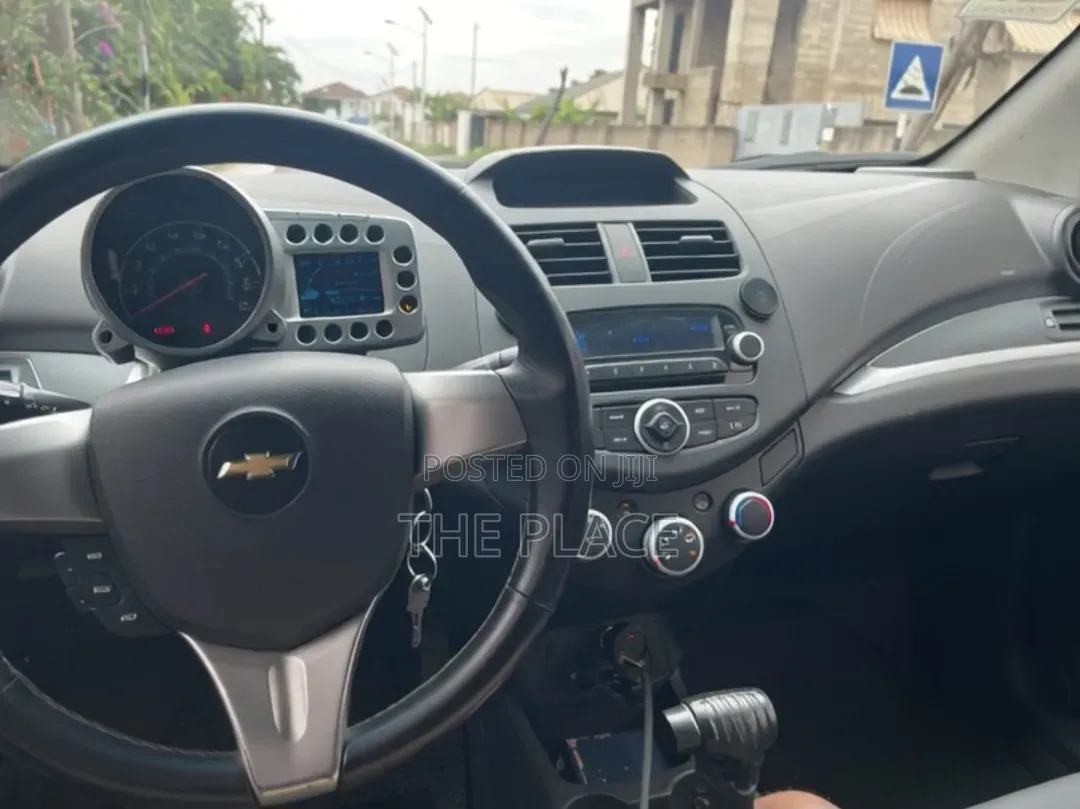 Chevrolet Spark 1LT 2013 Silver