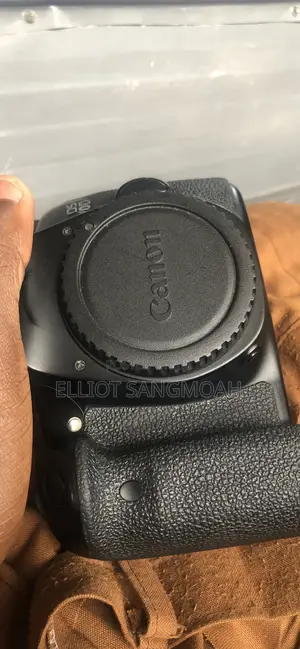 Canon 70D With a 55m and a Charger and Battery