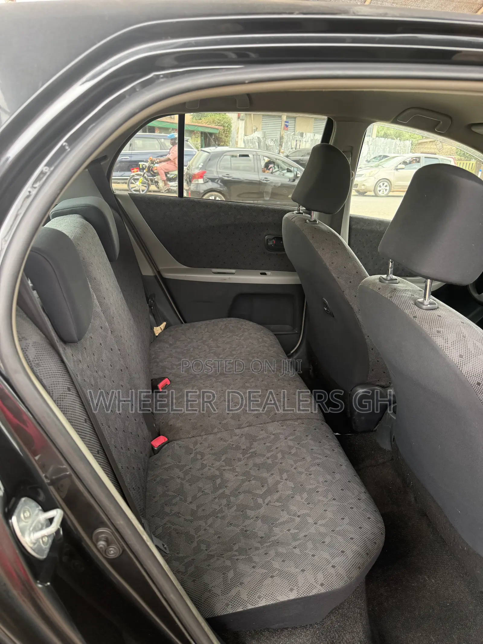 Toyota Vitz 1.5 FWD 5dr 2010 Black