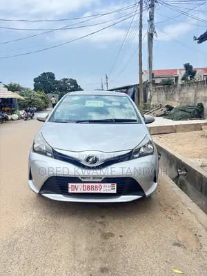 Toyota Vitz 1.3 AWD 5dr 2015 Silver