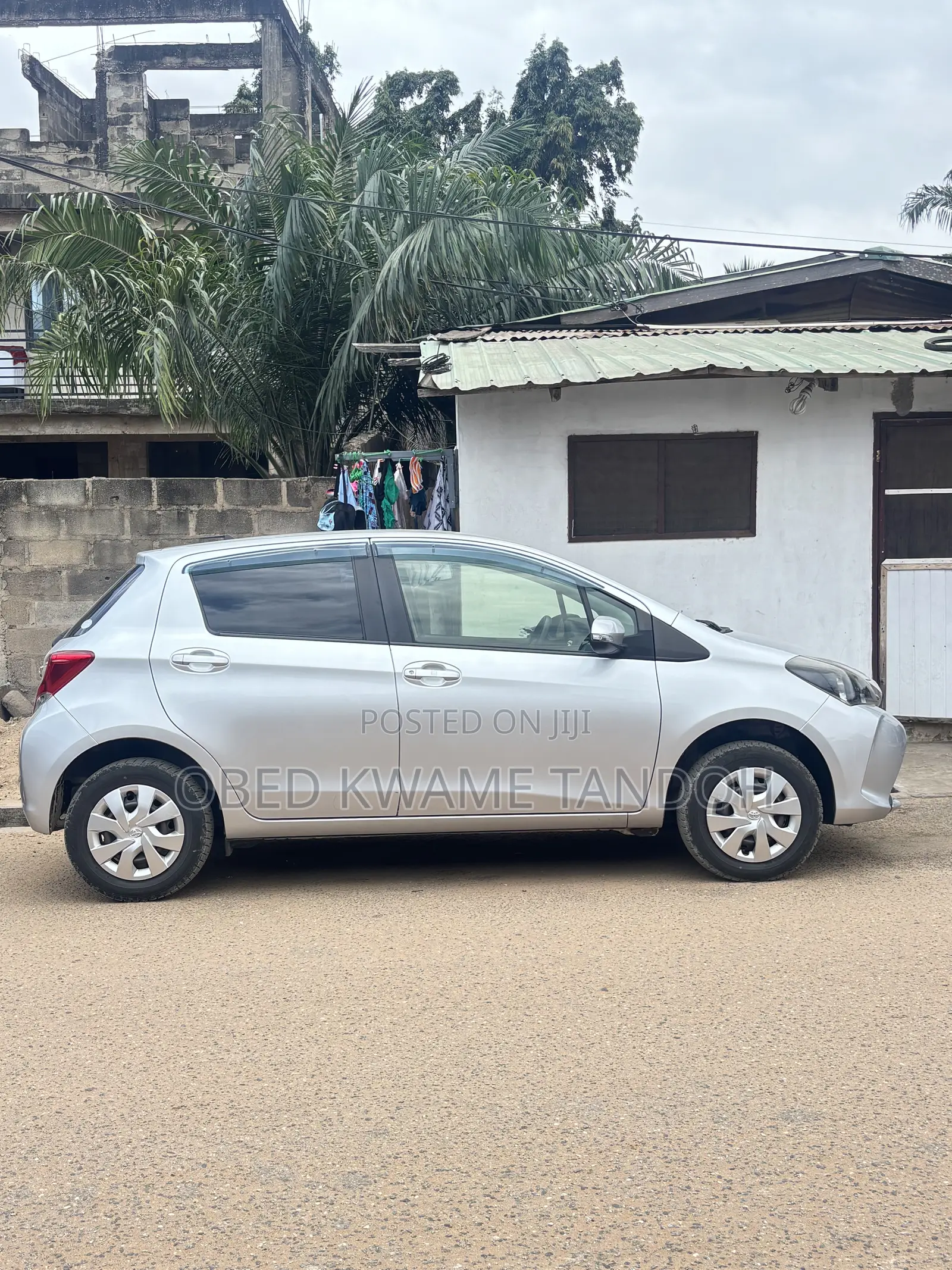 Toyota Vitz 1.3 AWD 5dr 2015 Silver