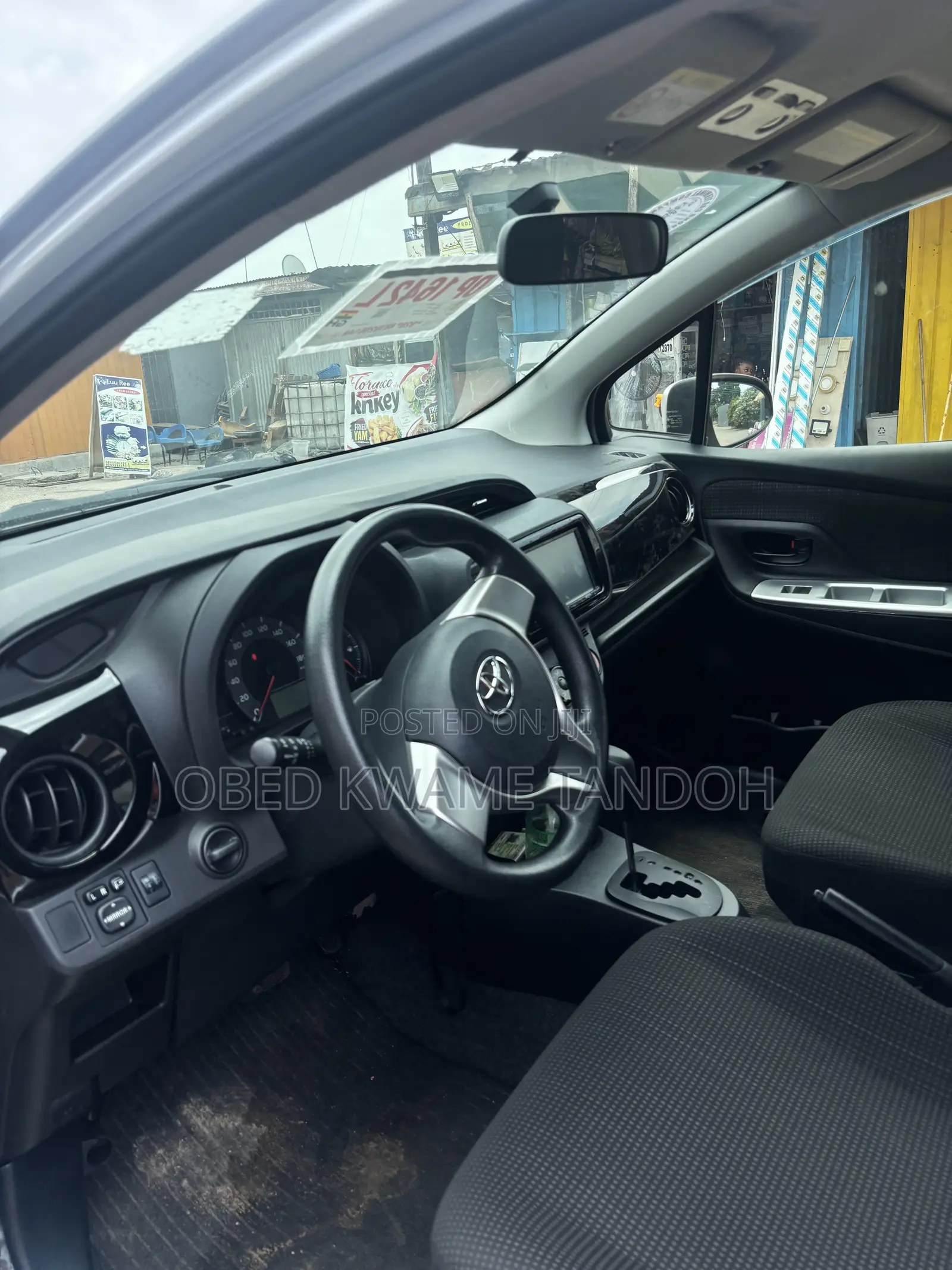 Toyota Vitz 1.3 AWD 5dr 2015 Silver