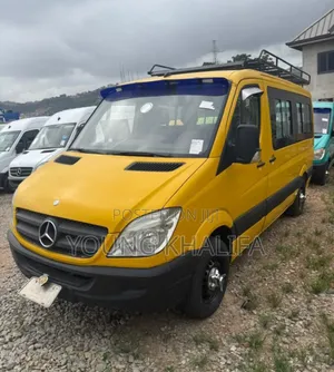 Mercedes-Benz Sprinter 2012 Yellow