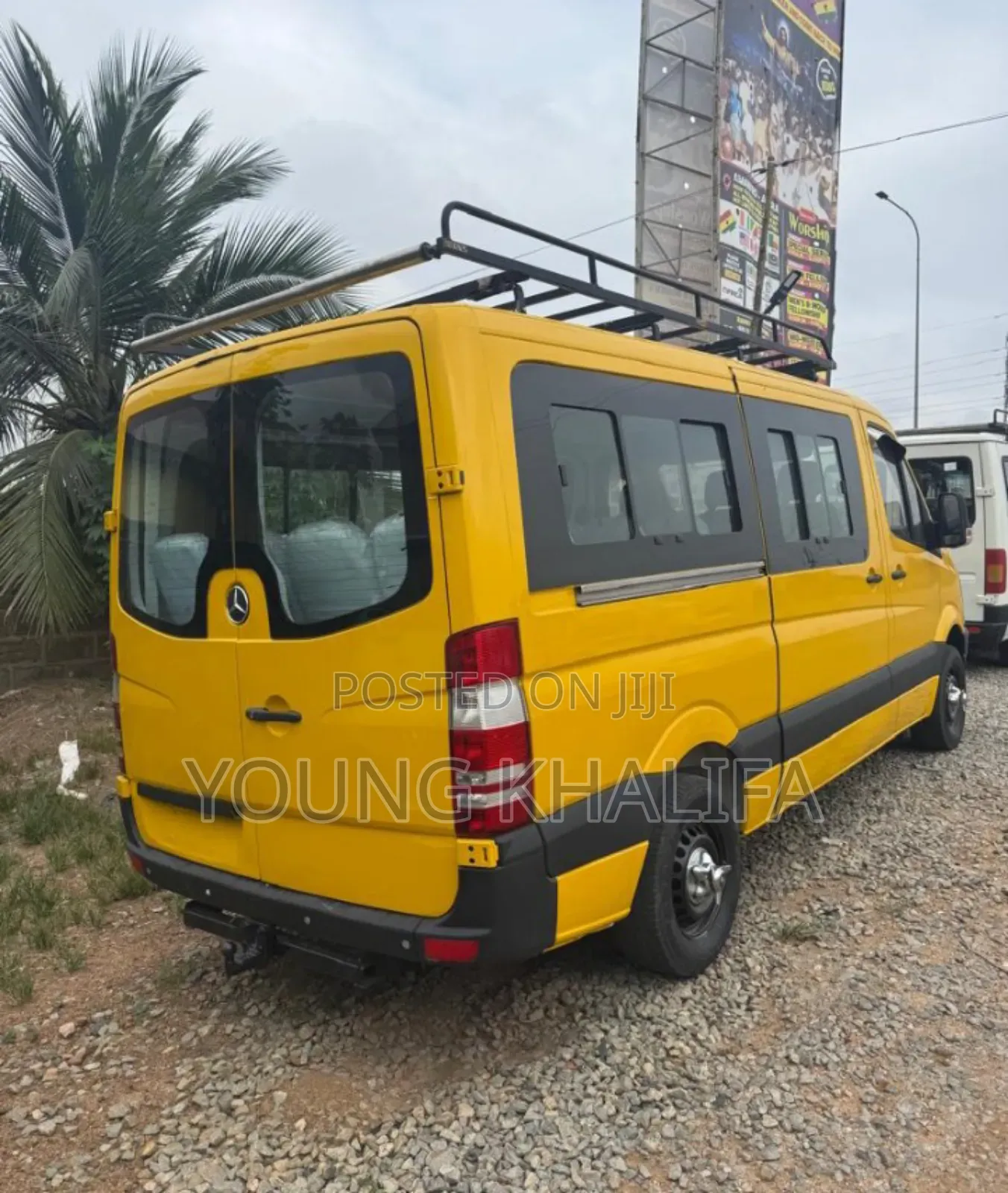 Mercedes-Benz Sprinter 2012 Yellow
