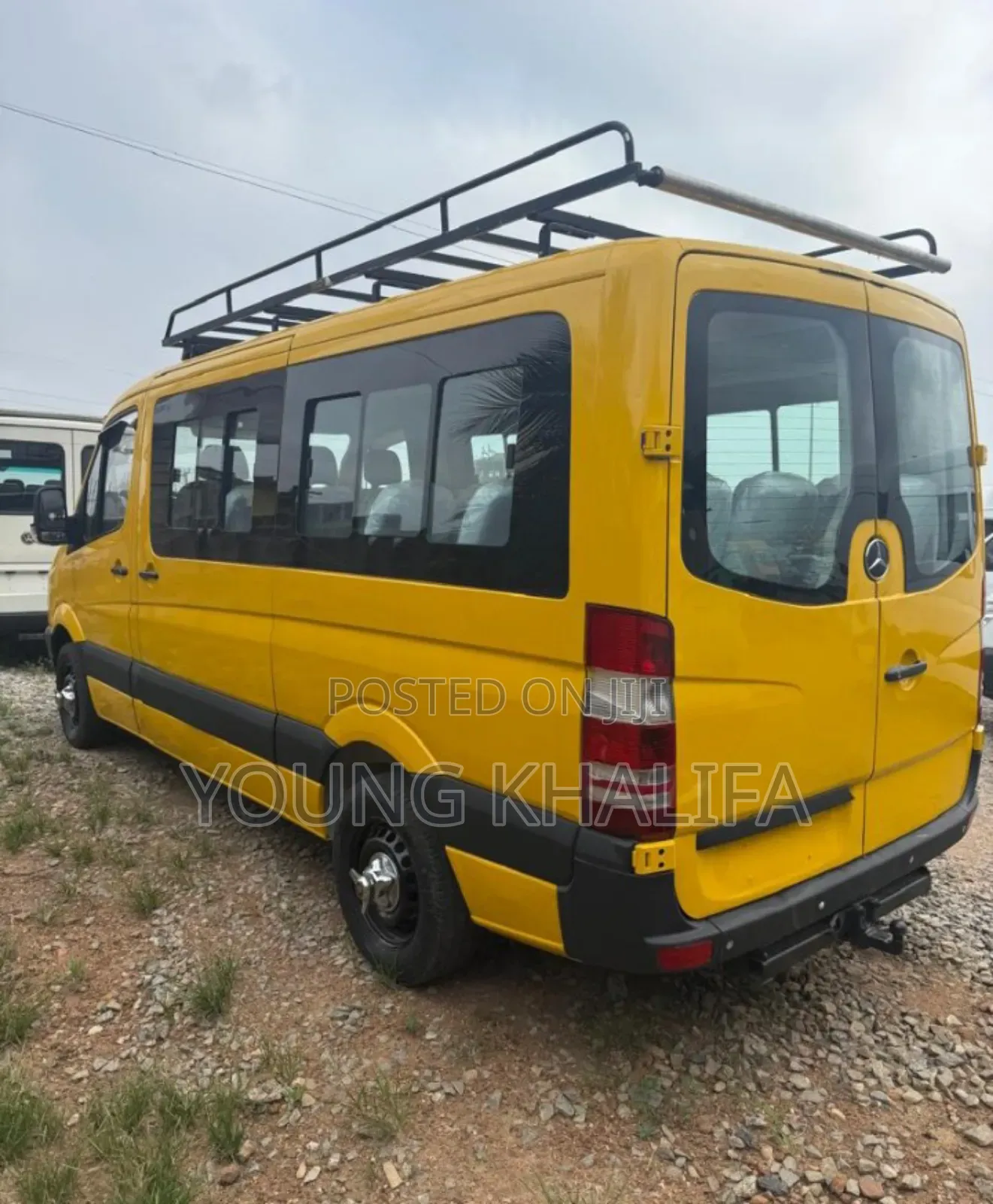 Mercedes-Benz Sprinter 2012 Yellow