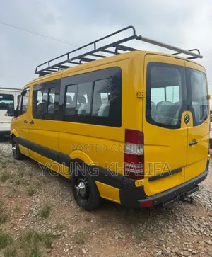 Mercedes-Benz Sprinter 2012 Yellow